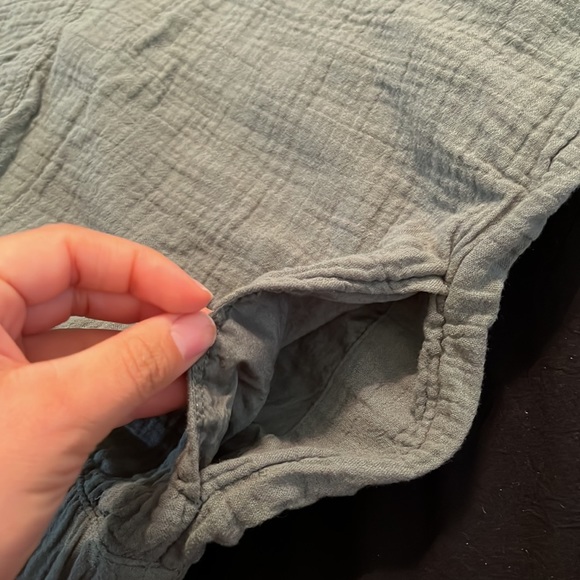 Universal Thread Shorts - Picture 3 of 4